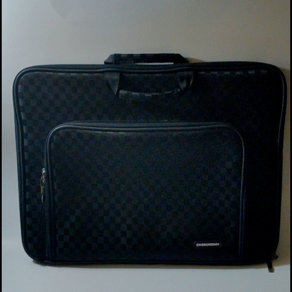 Crowncase Portfolio‎ Holder